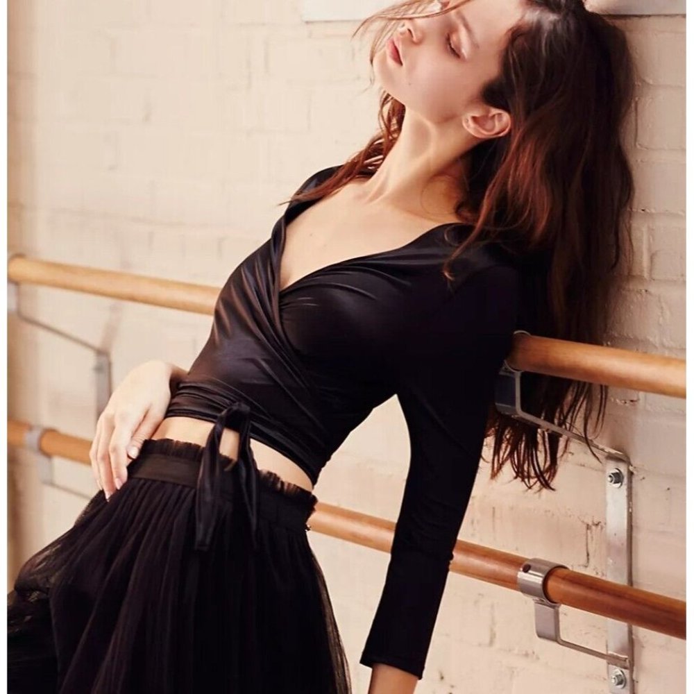 Free People Movement‎ Small Black Margot Wrap Tie Around Crop Top Women's S